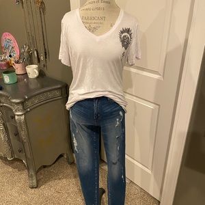 White v neck Sullen graphic tee